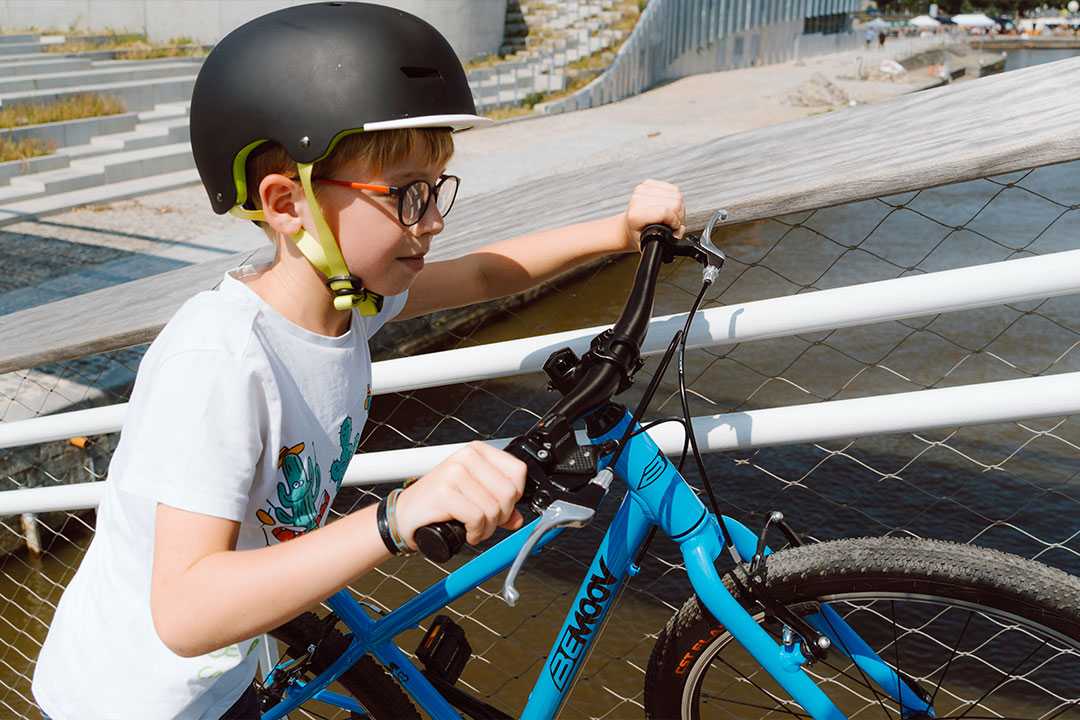 Découvrez pourquoi le poids du vélo ne devrait jamais dépasser 30% du poids de l’enfant